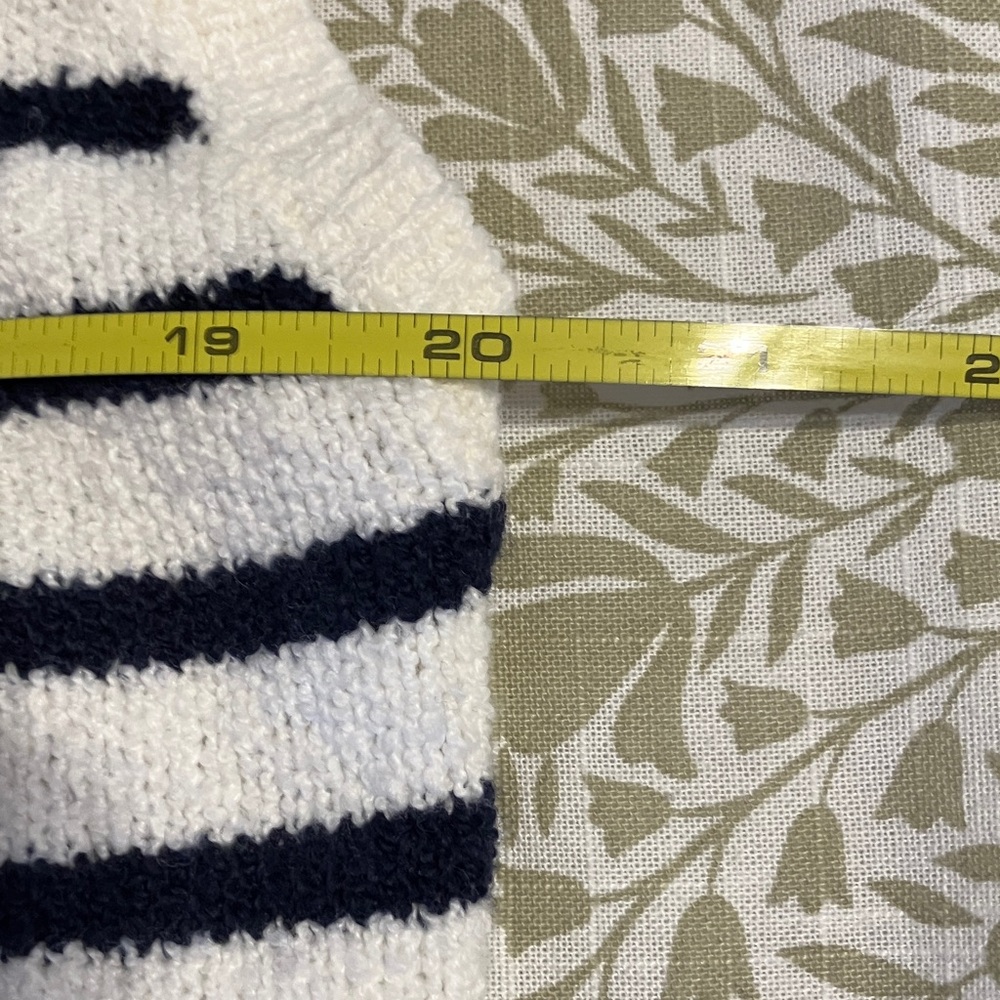 Universal Thread Cream Knit Sweater with Navy Label - Picture 5 of 8